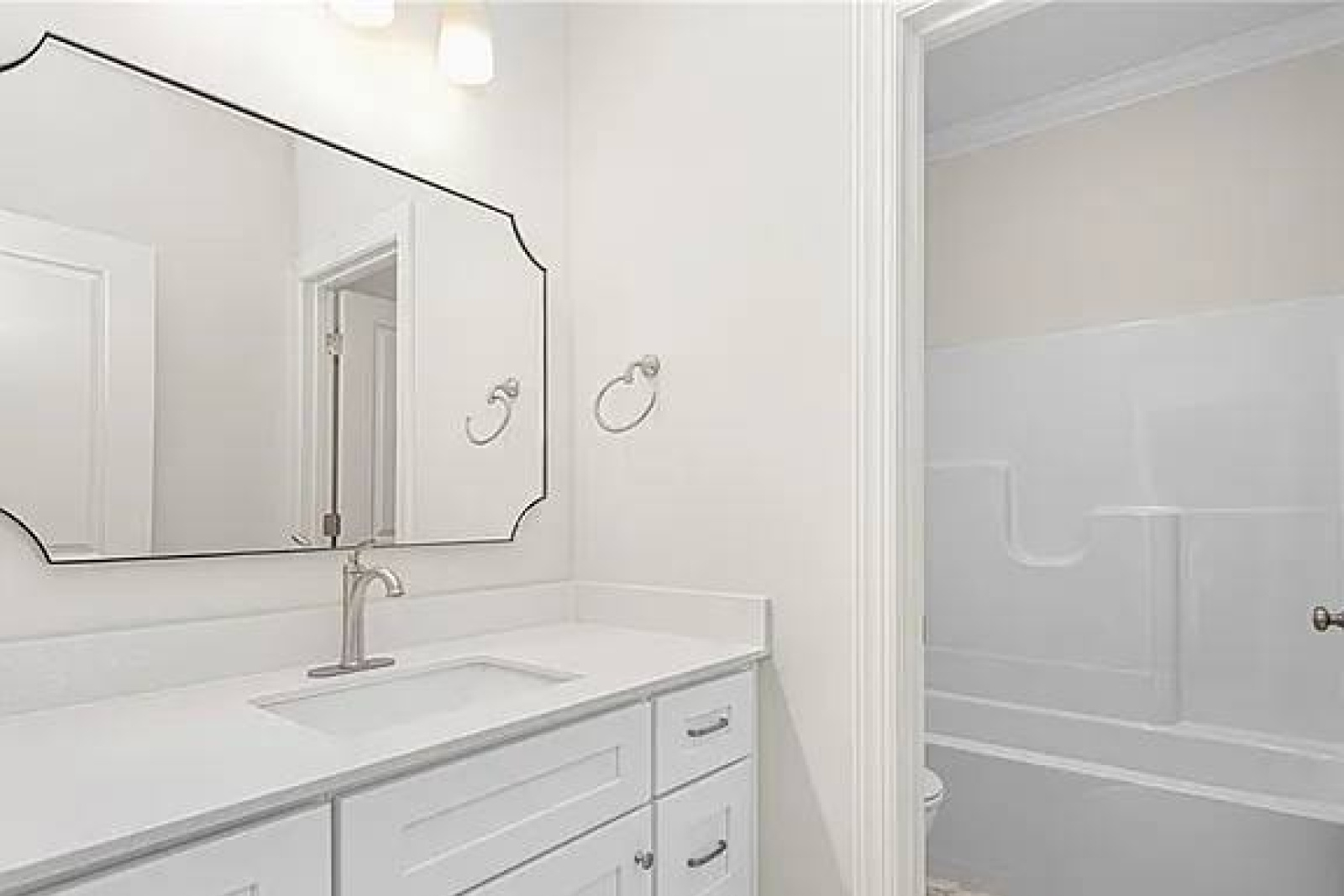 3109 Cullens Drive, Graham, North Carolina 27253, 3 Bedrooms Bedrooms, 7 Rooms Rooms,2 BathroomsBathrooms,Shamrock Valley Single Family,For Sale,Morningside Elev 2,Cullens,1,1089