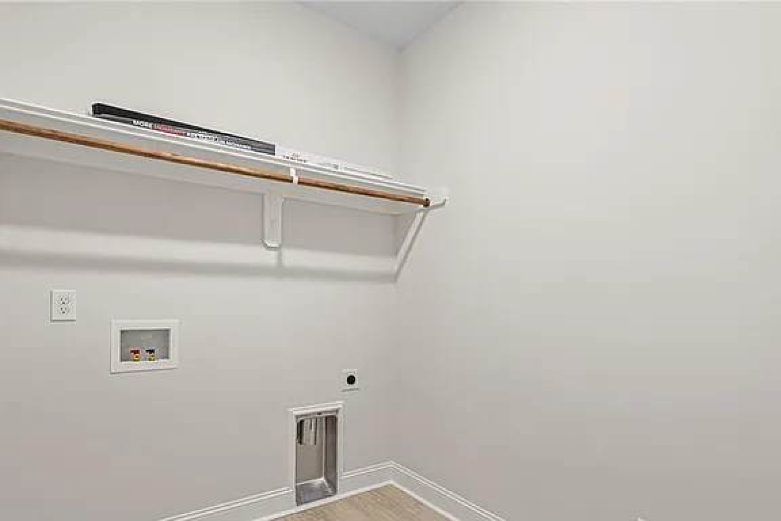 3109 Cullens Drive, Graham, North Carolina 27253, 3 Bedrooms Bedrooms, 7 Rooms Rooms,2 BathroomsBathrooms,Shamrock Valley Single Family,For Sale,Morningside Elev 2,Cullens,1,1089